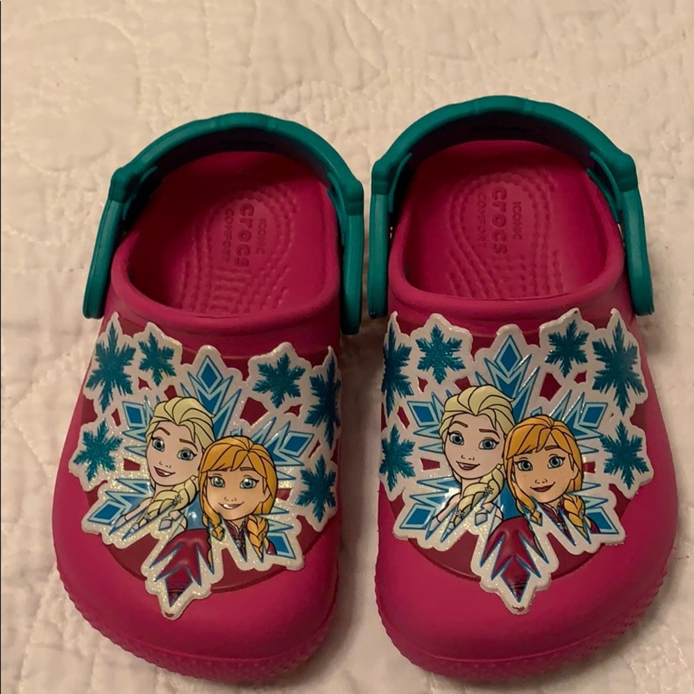 Frozen crocs size 7